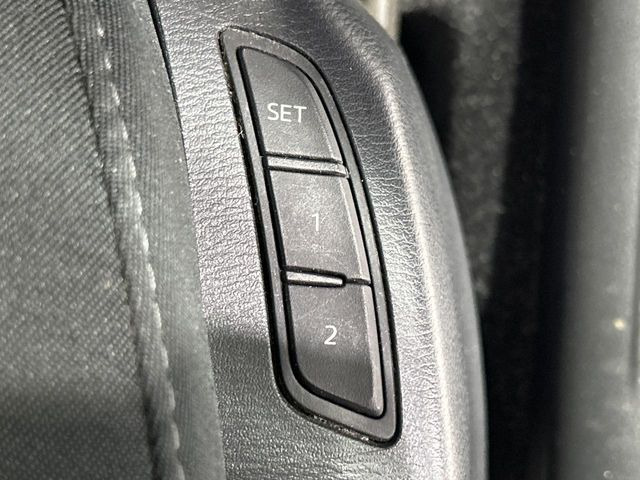 【メモリー機能付きパワーシート】ドライバーごとに設定したシート位置を記憶して、ボタン一つで切り替えできる便利な機能!運転する方が複数名いらっしゃるご家庭におすすめです♪