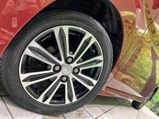 �y����15�C���`�A���~�z�C�[���z�O�ςɃ}�b�`���������A���~�z�C�[���𑕒����Ă���܂��B�e��ЊO�A���~�z�C�[����A�X�^�b�h���X�^�C�����戵�����Ă���܂��B���񂲑��k����������