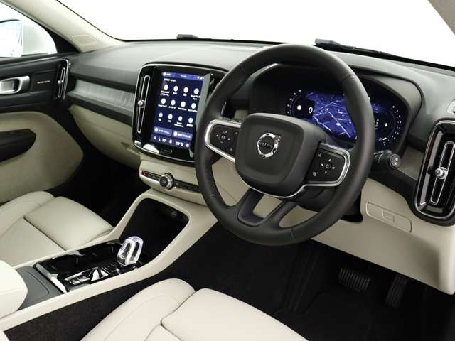 XC40ウルトラ B4 AWD 4WD
