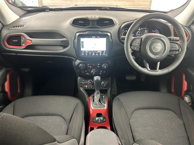 レネゲードトレイルホーク 4xe 4WD