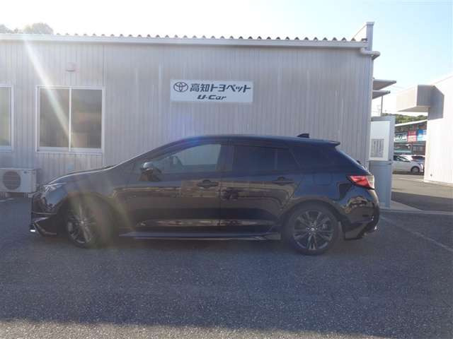 カローラツーリング1.8 ハイブリッド W×B