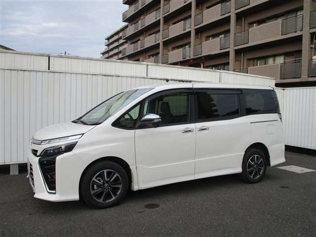 ヴォクシー2.0 ZS 煌III 4WD