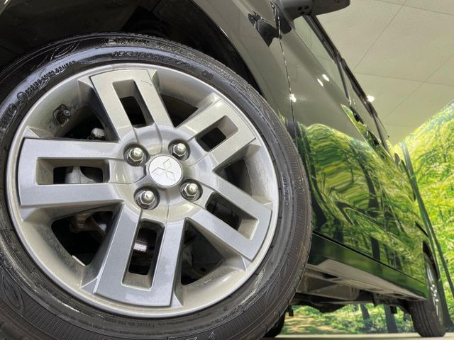�y����15�C���`�A���~�z�C�[���z�O�ςɃ}�b�`���������A���~�z�C�[���𑕒����Ă���܂��B�e��ЊO�A���~�z�C�[����A�X�^�b�h���X�^�C�����戵�����Ă���܂��B���񂲑��k����������