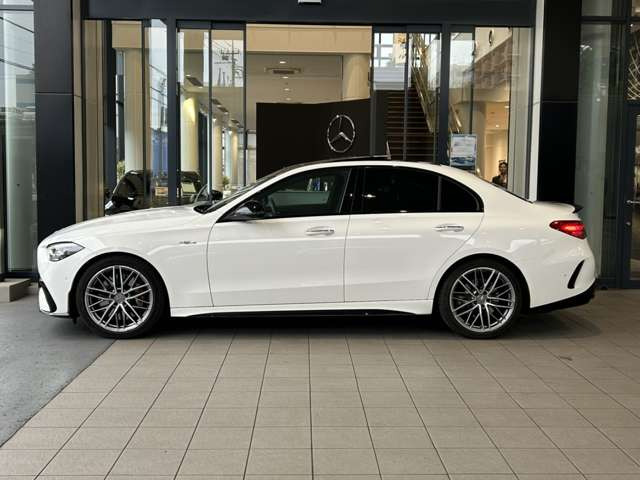 CクラスAMG C43 4マチック (BSG搭載モデル) 4WD