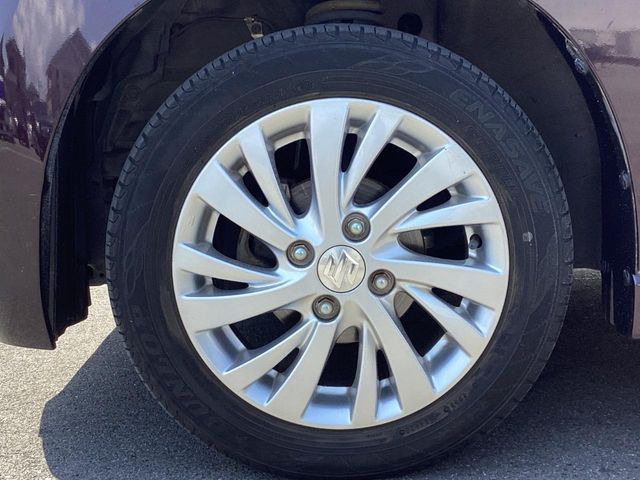 �y�����A���~�z�C�[���z�O�ςɃ}�b�`���������A���~�z�C�[���𑕒����Ă���܂��B�e��ЊO�A���~�z�C�[����A�X�^�b�h���X�^�C�����戵�����Ă���܂��B���񂲑��k����������
