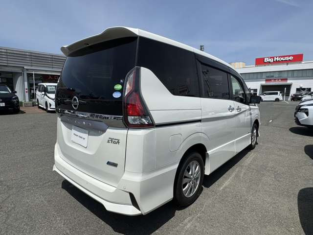 セレナ2.0 ハイウェイスター Vセレクション 4WD
