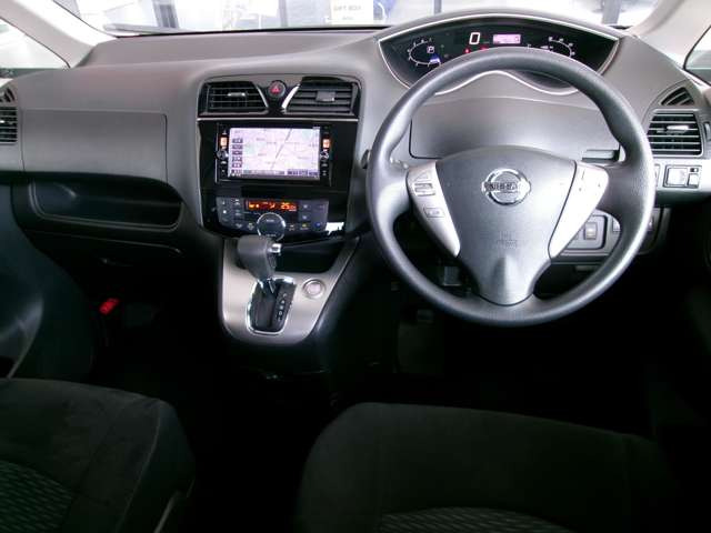 セレナ2.0 20X Vセレクション+Safety S-HYBRID
