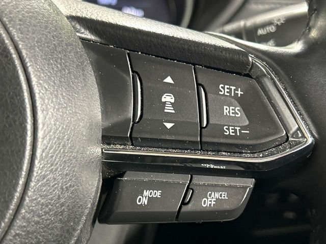 【レーダークルーズコントロール】高速道路での長距離走行が楽に!!自動で速度を保つクルーズコントロールが、衝突軽減システムと連携し、前方の車両を感知して車間を保つように速度調節してくれます!!