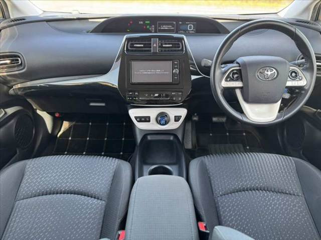 プリウス1.8 S セーフティ プラス