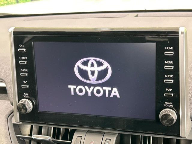 �y8�C���` �f�B�X�v���C�I�[�f�B�I�z���ʂ̃f�B�X�v���C��AppleCarPlay��AndroidAuto�����p�\�B�傫�ȉ�ʂŃX�}�z�i�r�A�v���������p���������܂���