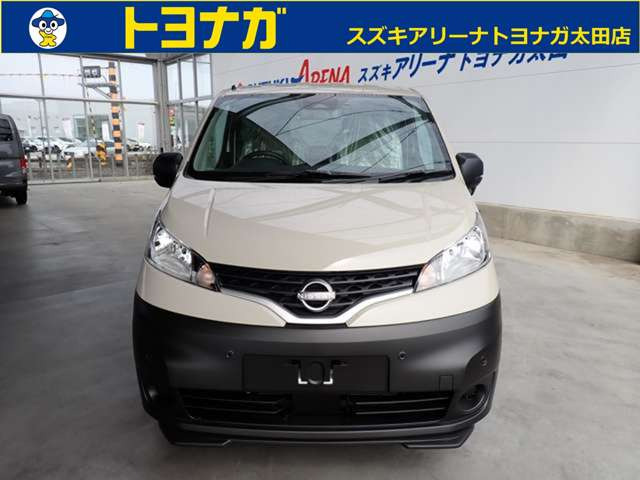 NV200バネットバン1.6 DX