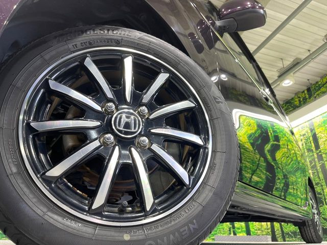 �y����14�C���`�A���~�z�C�[���z�O�ςɃ}�b�`���������A���~�z�C�[���𑕒����Ă���܂��B�e��ЊO�A���~�z�C�[����A�X�^�b�h���X�^�C�����戵�����Ă���܂��B���񂲑��k����������