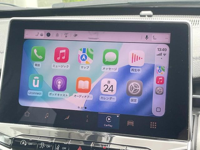 ��Apple Car Play:�X�}�z�Ƃ̗L���ڑ��ŁA�i�r�E�I�[�f�B�I�Đ��ȂǃX�}�z�̃A�v���@�\����ʂł��g����֗��@�\�ł�!