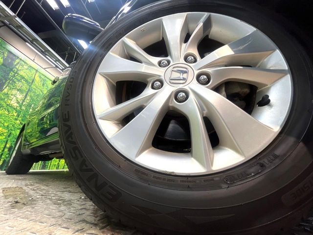 �y����16�C���`�A���~�z�C�[���z�O�ςɃ}�b�`���������A���~�z�C�[���𑕒����Ă���܂��B�e��ЊO�A���~�z�C�[����A�X�^�b�h���X�^�C�����戵�����Ă���܂��B���񂲑��k����������