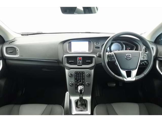 V40D4 ダイナミック エディション ディーゼル