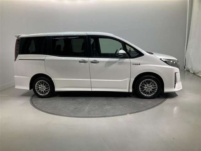 ノア1.8 ハイブリッド Si W×B II