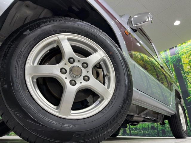 �y15�C���`�A���~�z�C�[���z�O�ςɃ}�b�`�����A���~�z�C�[���𑕒����Ă���܂��B�e��A���~�z�C�[����A�X�^�b�h���X�^�C�����戵�����Ă���܂��B���񂲑��k����������