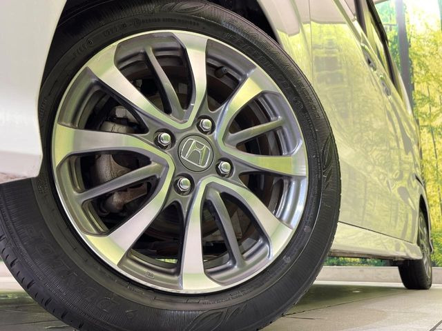 �y����14�C���`�A���~�z�C�[���z�O�ςɃ}�b�`���������A���~�z�C�[���𑕒����Ă���܂��B�e��ЊO�A���~�z�C�[����A�X�^�b�h���X�^�C�����戵�����Ă���܂��B���񂲑��k����������