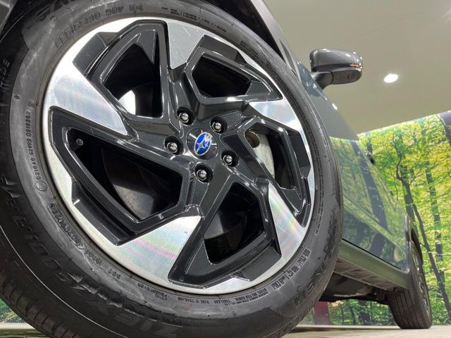 �y����18�C���`�A���~�z�C�[���z�O�ςɃ}�b�`���������A���~�z�C�[���𑕒����Ă���܂��B�e��ЊO�A���~�z�C�[����A�X�^�b�h���X�^�C�����戵�����Ă���܂��B���񂲑��k����������