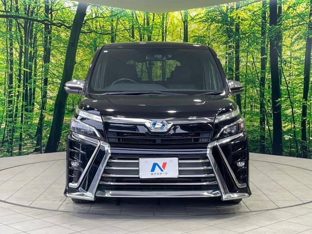 トヨタ ヴォクシー 1.8 ハイブリッド ZS 煌 176.6万円 平成30年(2018年