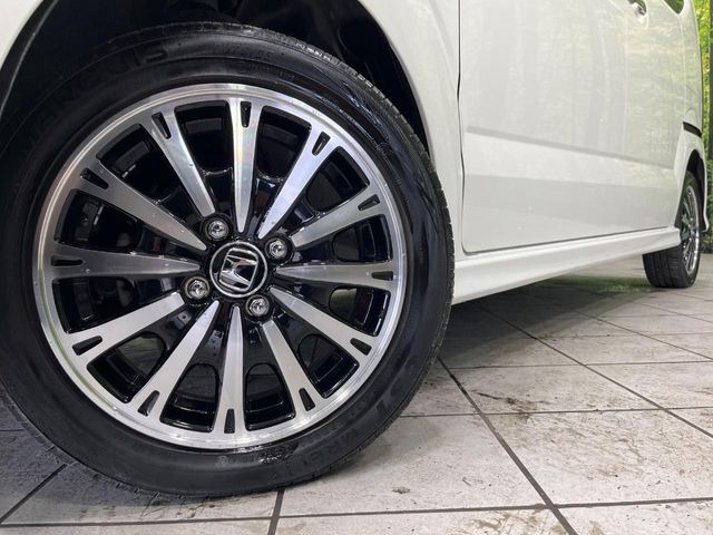 �y����15�C���`�A���~�z�C�[���z�O�ςɃ}�b�`���������A���~�z�C�[���𑕒����Ă���܂��B�e��ЊO�A���~�z�C�[����A�X�^�b�h���X�^�C�����戵�����Ă���܂��B���񂲑��k����������