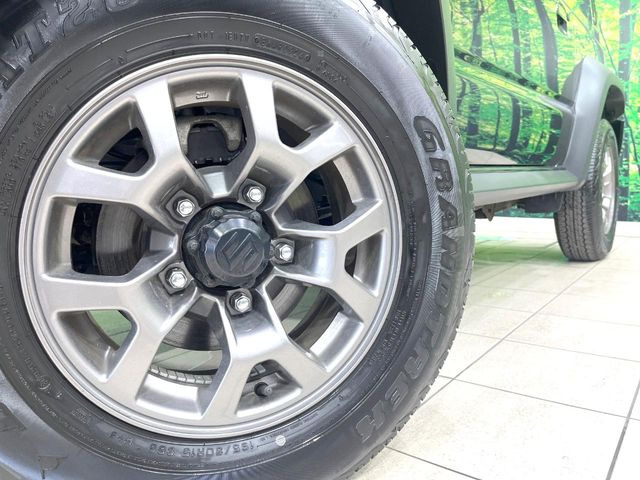 �y����15�C���`�A���~�z�C�[���z�O�ςɃ}�b�`���������A���~�z�C�[���𑕒����Ă���܂��B�e��ЊO�A���~�z�C�[����A�X�^�b�h���X�^�C�����戵�����Ă���܂��B���񂲑��k����������