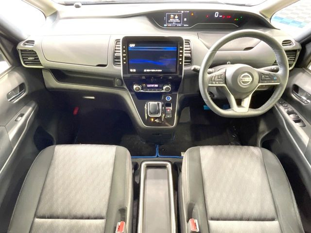 セレナ1.2 e-POWER ハイウェイスターV
