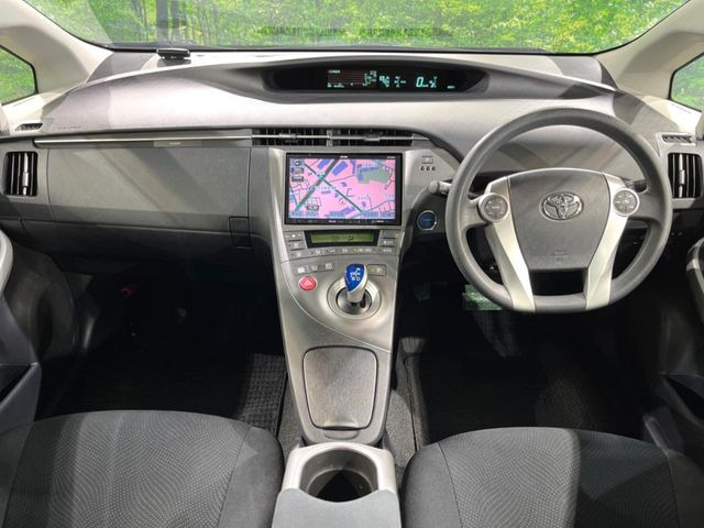 プリウス1.8 S