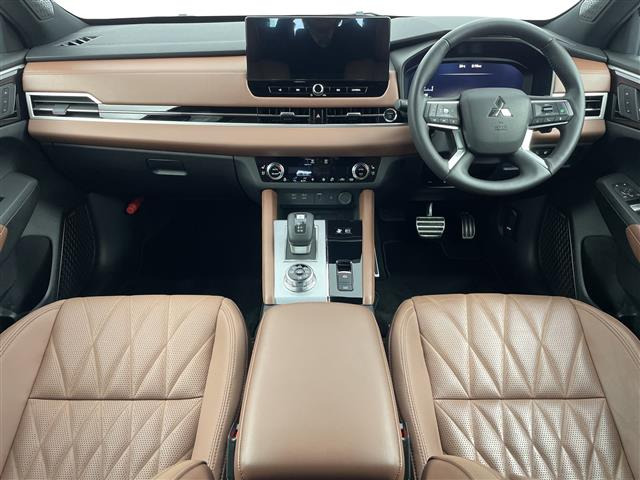 アウトランダーPHEV 2.4 P エグゼクティブ パッケージ 4WD