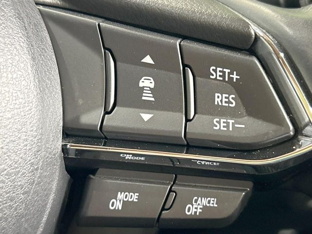 【マツダ・レーダークルーズコントロール】高速道路での長距離走行が楽に!自動で速度を保つクルーズコントロールが、衝突軽減システムと連携し、前方の車両を感知して車間を保つように速度調節してくれます!!