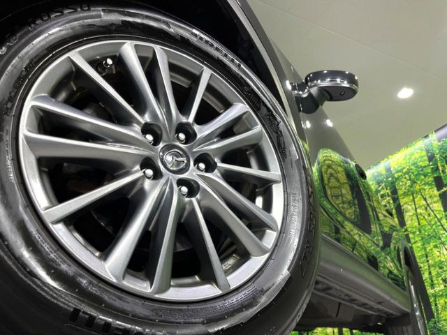 【純正17インチアルミホイール】外観にマッチした純正アルミホイールを装着しております。各種社外アルミホイールや、スタッドレスタイヤも取扱いしております。是非ご相談ください♪