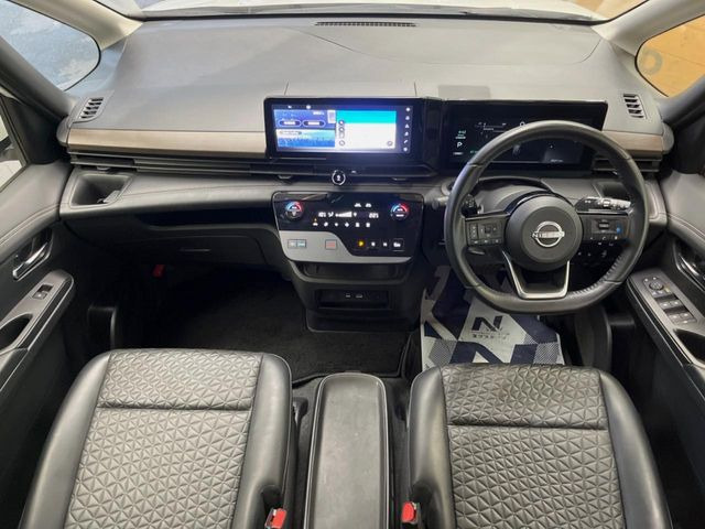 セレナ1.4 e-POWER ハイウェイスターV