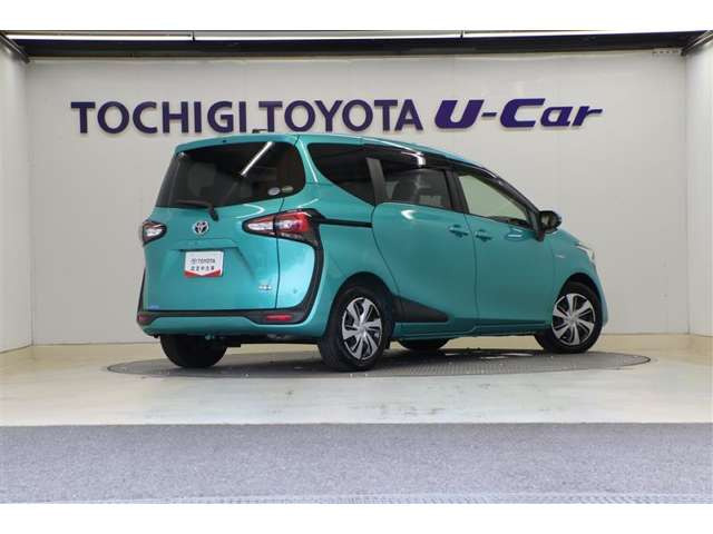 シエンタハイブリッド 1.5 G クエロ