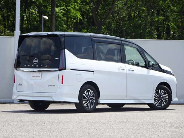 セレナ1.4 e-POWER ハイウェイスターV