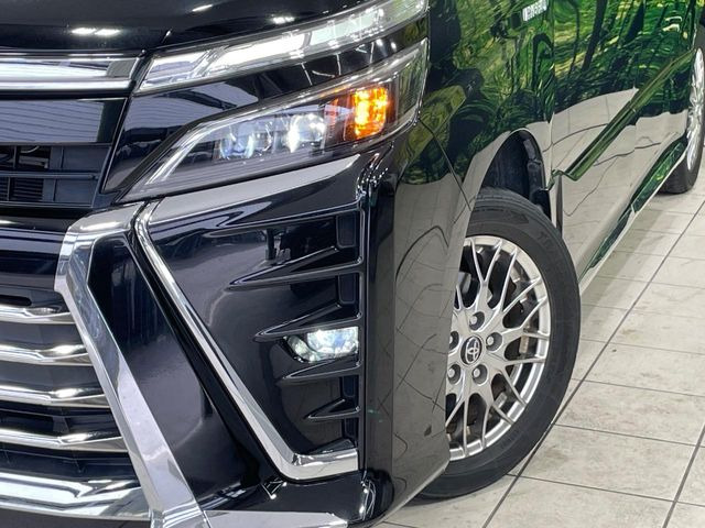 トヨタ ヴォクシー 1.8 ハイブリッド ZS 煌 176.6万円 平成30年(2018年