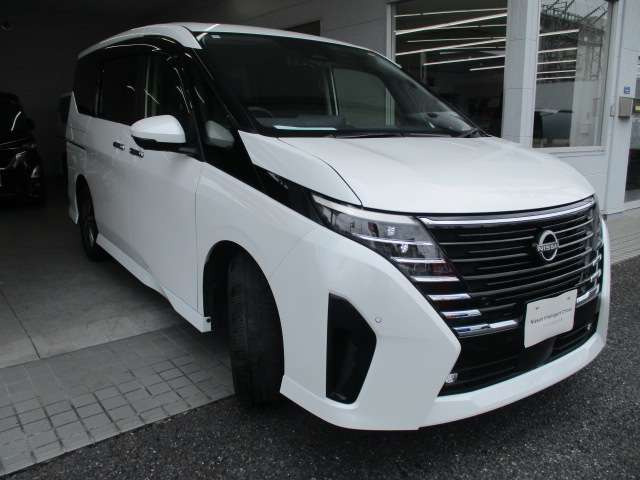 セレナ1.4 e-POWER ハイウェイスターV