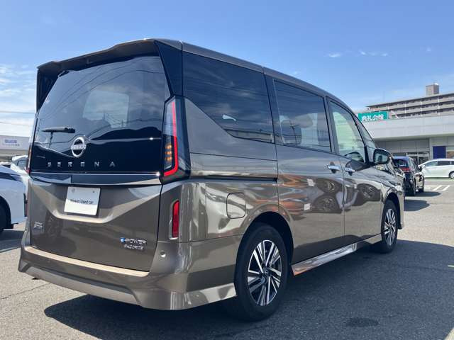 セレナ1.4 e-4ORCE ハイウェイスターV 4WD