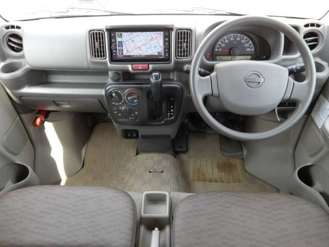 NV100クリッパーDX ハイルーフ 5AGS車 4WD
