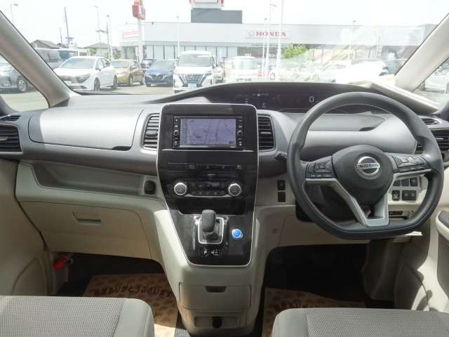 セレナ1.2 e-POWER XV