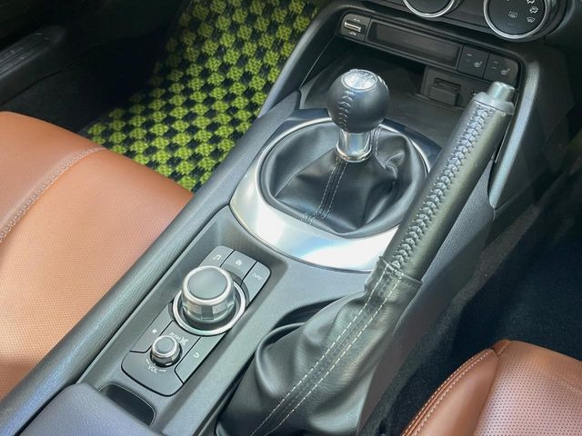 ロードスターRF2.0 VS テラコッタ セレクション