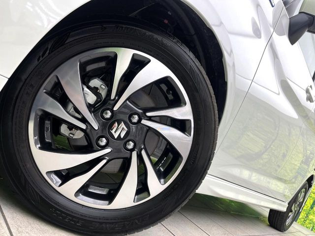 �y����15�C���`�A���~�z�C�[���z�O�ςɃ}�b�`���������A���~�z�C�[���𑕒����Ă���܂��B�e��ЊO�A���~�z�C�[����A�X�^�b�h���X�^�C�����戵�����Ă���܂��B���񂲑��k����������