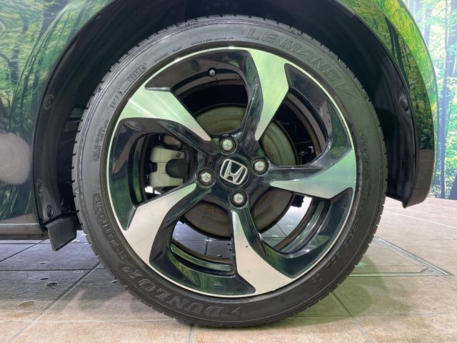 �y����15�C���`�A���~�z�C�[���z�O�ςɃ}�b�`���������A���~�z�C�[���𑕒����Ă���܂��B�e��ЊO�A���~�z�C�[����A�X�^�b�h���X�^�C�����戵�����Ă���܂��B���񂲑��k����������