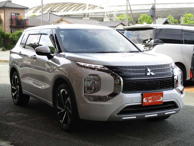 アウトランダーPHEV 2.4 P 4WD