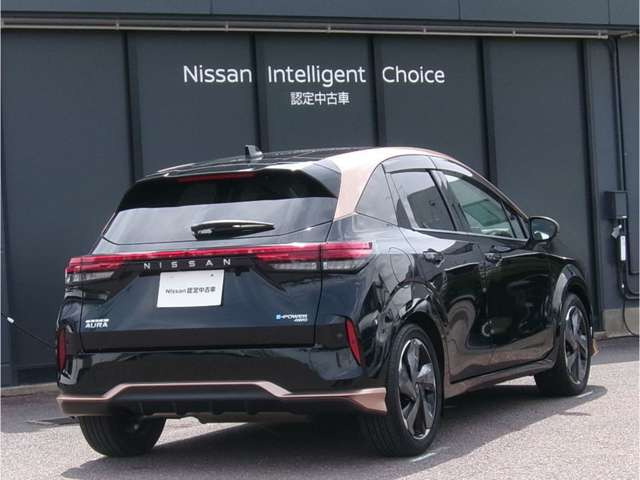 ノートオーラ1.2 G FOUR レザーエディション 4WD