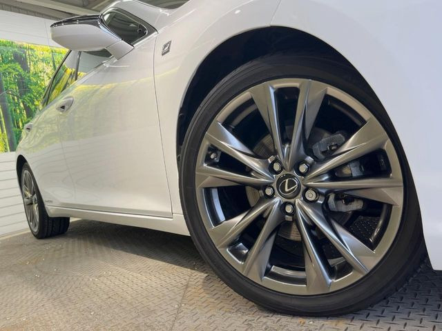 �y����19�C���`�A���~�z�C�[���z�O�ςɃ}�b�`���������A���~�z�C�[���𑕒����Ă���܂��B�e��ЊO�A���~�z�C�[����A�X�^�b�h���X�^�C�����戵�����Ă���܂��B���񂲑��k����������