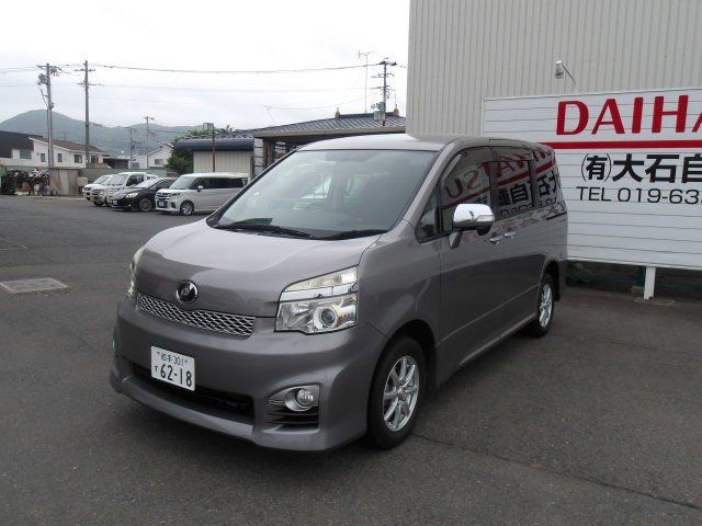 ヴォクシー2.0 ZS 煌III 4WD