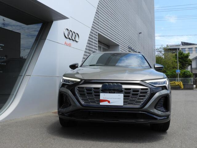 Q8 e-tron55 クワトロ Sライン 4WD