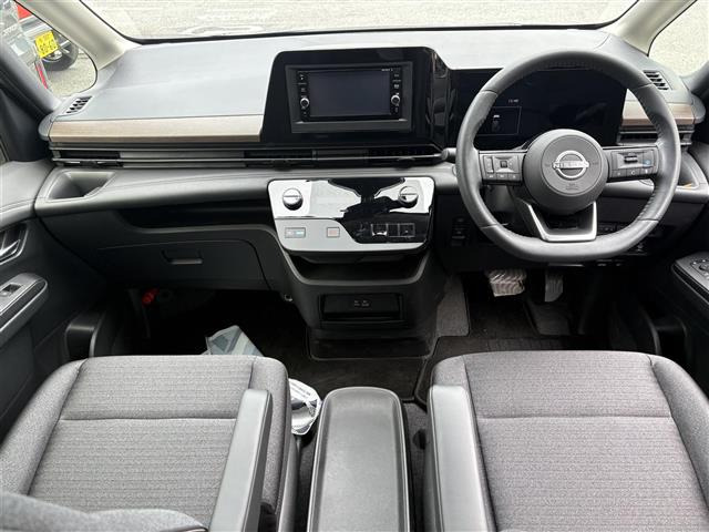 セレナ1.4 e-POWER ハイウェイスターV
