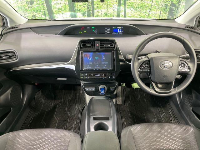 プリウス1.8 S