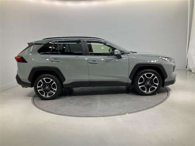 RAV42.0 アドベンチャー 4WD